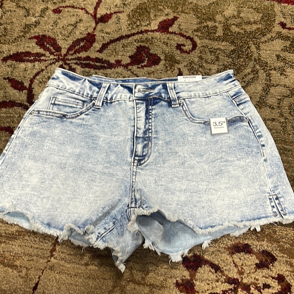 Never worn, comfy fit